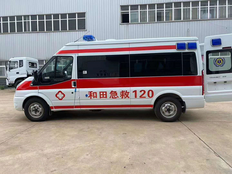 負壓救護車現(xiàn)車.jpg