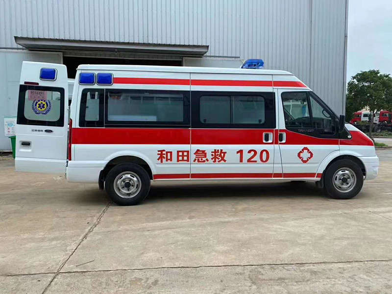 負壓救護車現(xiàn)車.jpg