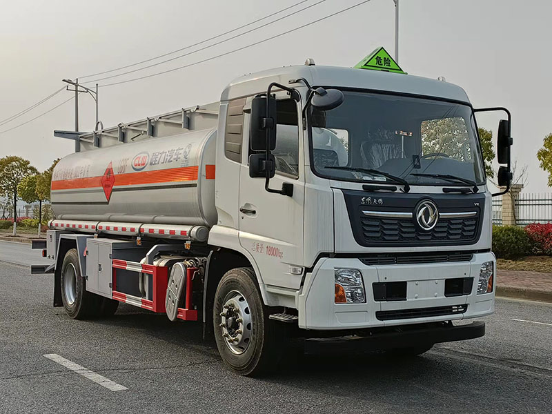 CL5181GYYD6型運(yùn)油車(chē)1.jpg