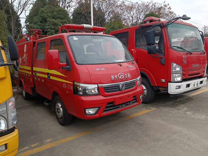 5噸消防灑水車_水罐消防車_2.5噸化工園區消防車_江鈴水罐泡沫消防車報價，質量好