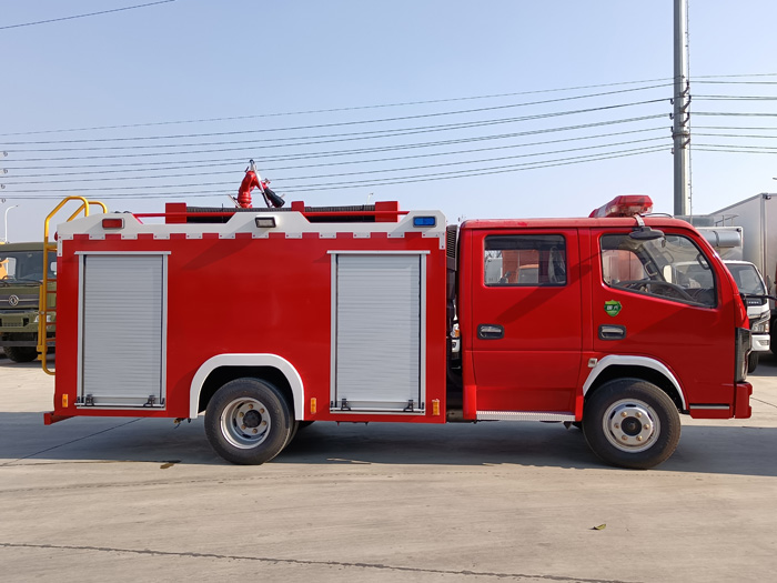 5噸消防灑水車_水罐消防車_2.5噸化工園區消防車_江鈴水罐泡沫消防車報價，質量好