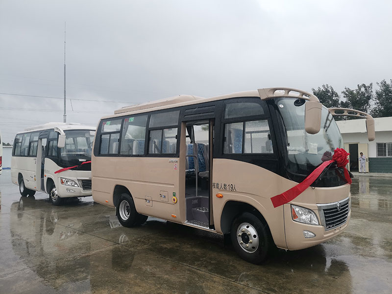 天水市7.2米客運客車 客車出口 通勤客車 出口客車 19座客車 客車配件 客車玻璃配件