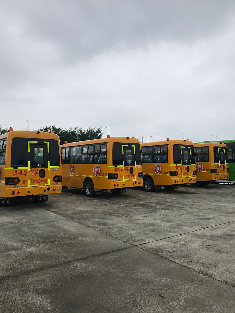 玉樹42座幼兒校車 東風校車 二手校車 校車玻璃 19座校車 校車分期廠家