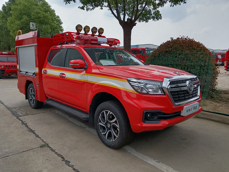 四驅小型消防器材車_廣西重慶 3立方消防車_滅火救援灑水車