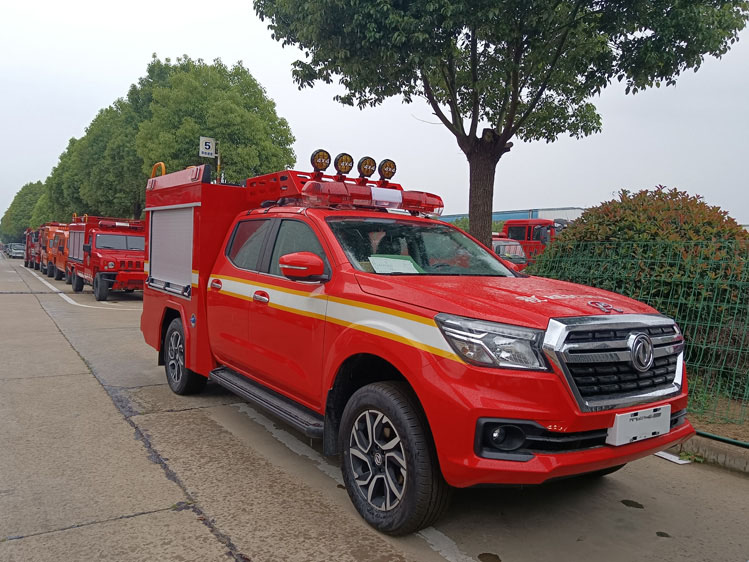 四驅小型消防器材車_廣西重慶 3立方消防車_滅火救援灑水車