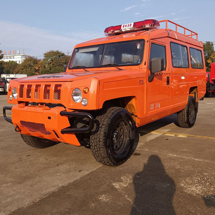 小型電動(dòng)器材消防車_北京天津 城鎮(zhèn)救援多功能滅火車_高空噴水救援車