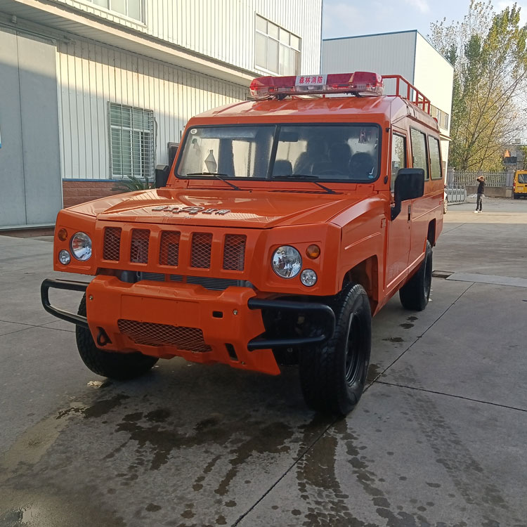 小型電動(dòng)器材消防車_北京天津 城鎮(zhèn)救援多功能滅火車_高空噴水救援車