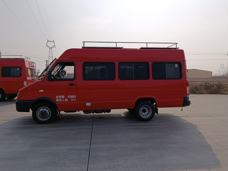 四驅小型消防器材車_廣西重慶 3立方消防車_滅火救援灑水車