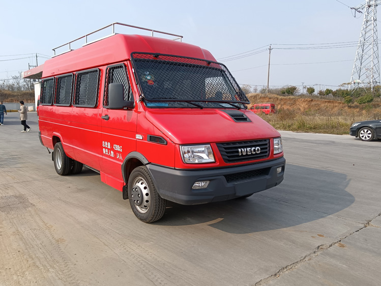 小型電動(dòng)器材消防車_北京天津 小區(qū)四輪消防灑水車_多功能水罐滅火車