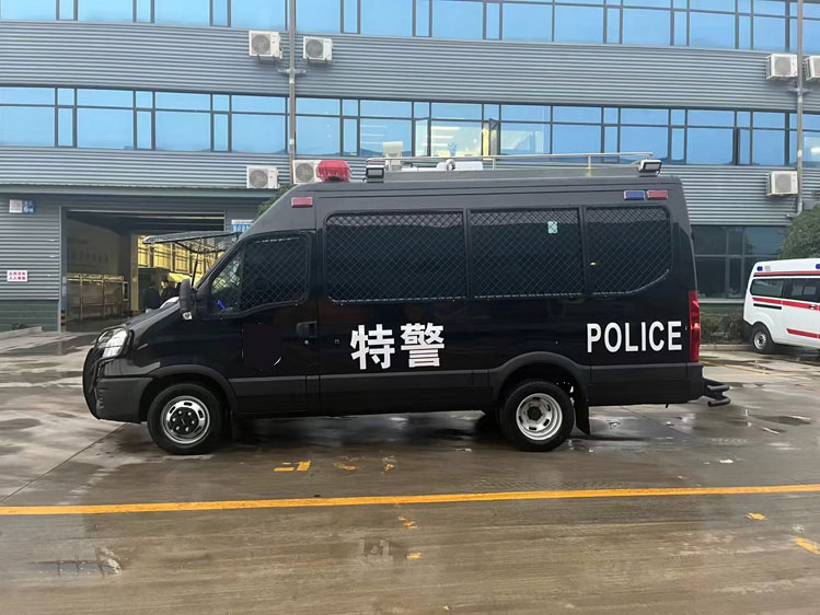 四驅小型消防器材車_廣西重慶 搶險救援救火車_水罐式泡沫滅火車