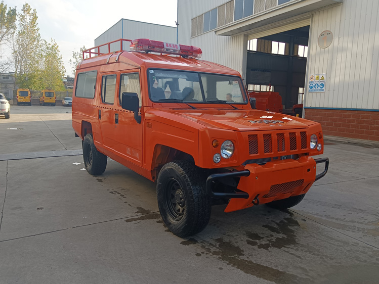 越野四驅突擊運兵車_藍牌小型運兵車 北汽四驅越野運兵車_四驅防火指揮車 