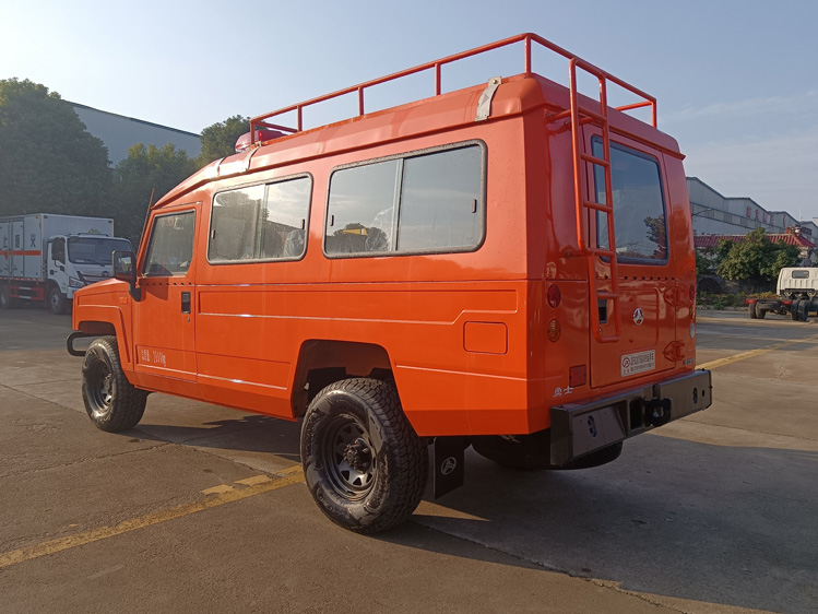 越野四驅突擊運兵車_藍牌小型運兵車 北汽森林防火指揮車_四驅越野消防巡邏車 