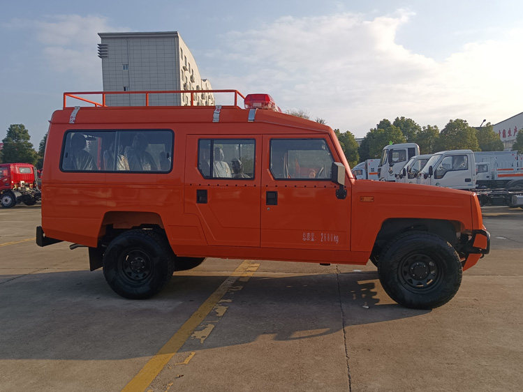 越野四驅突擊運兵車_藍牌小型運兵車 北汽森林防火指揮車_四驅越野消防巡邏車 