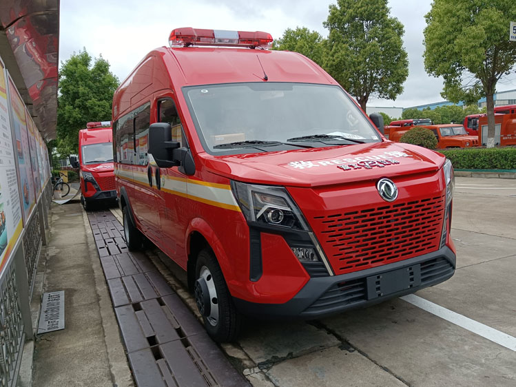 林區運兵車_森林防火通訊車10-15人 上汽大通13座消防巡邏運兵車多少錢