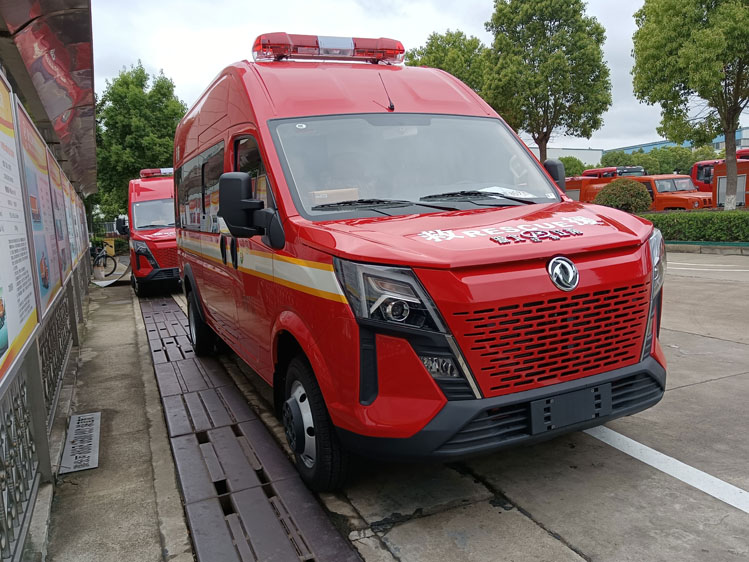 越野四驅(qū)突擊運兵車_藍(lán)牌小型運兵車 北汽8座運兵車_8座勇士運兵車 