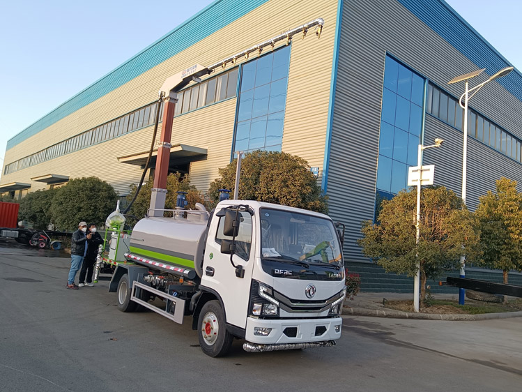 5噸鐵路抑塵車_火車皮煤炭抑塵劑封層車 自動感應噴淋系統(tǒng)抑塵車_多功能噴灑抑塵車廠家直銷