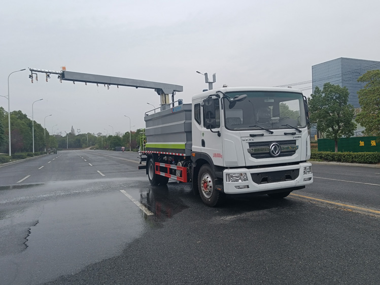 鐵路抑塵車不交購置稅_12噸火車煤炭抑塵劑噴灑車 鄂爾多斯鉤擋停噴功能_防凍液噴灑車能噴防凍液多少價格