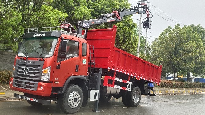 格雷普運行穩定隨車抓木機運行調試4.2米標準款抓木機四驅抓斗垃圾車