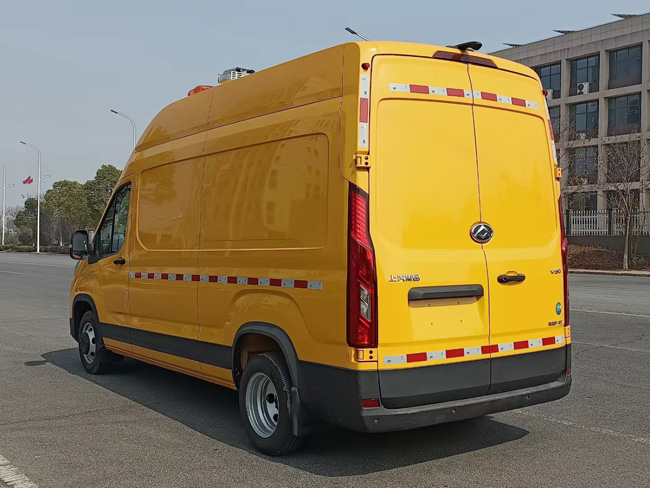 礦山救護車_依維柯藍牌救險車_消防氣防車_多功能搶險氣防車 山東化工園區(qū)氣防車 緊急應急救援車_國六氣防車_石油化工應急搶險救援車