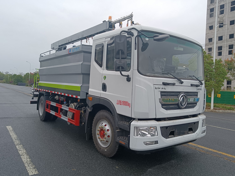 東風天錦12方多功能鐵路抑塵車_霧化感應噴淋車小型多功能鐵路抑塵車_煤炭固化劑噴灑車多少錢_噴霧車皮封層車_15噸鐵路煤炭抑塵