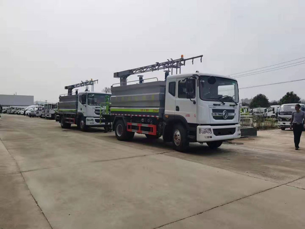 東風5噸鐵路抑塵車_伸縮臂降塵車鐵路運煤降塵噴霧車_5方鐵路抑塵車_降塵灑水車便宜_東風D9煤炭降霾車_10方煤炭揚塵噴霧車廠家直銷