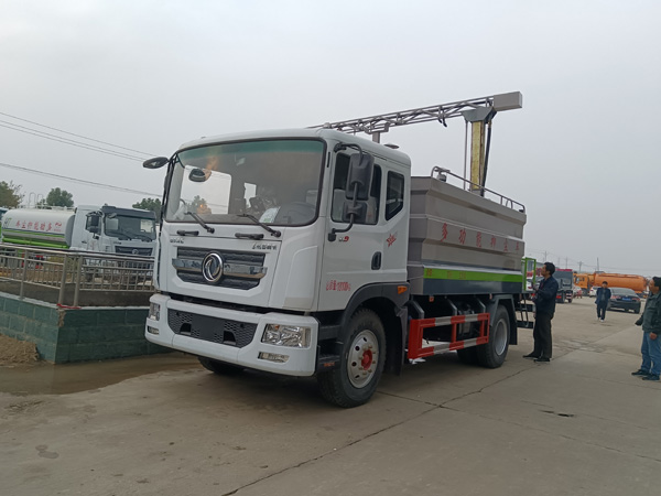 東風天錦多功能鐵路抑塵車_鐵道煤炭抑塵劑噴灑車15噸方罐鐵路抑塵車_鐵路噴霧抑塵車多少錢_煤炭運輸抑塵車