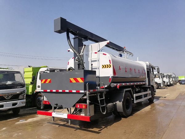 東風(fēng)天錦抑塵噴桿鐵路抑塵車_30米噴射高炮鐵路煤場(chǎng)抑塵灑水車_10-15方煤炭固化封層車價(jià)格便宜_自動(dòng)噴灑車_多功能固化劑噴灑車