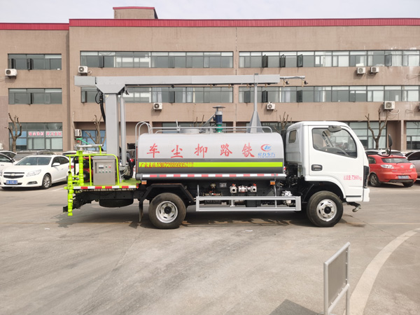 東風天錦抑塵噴桿鐵路抑塵車_30米噴射高炮12-15噸鐵路抑塵車_火車皮抑塵劑封層車_噴霧封層車_旋轉伸縮抑塵噴灑桿