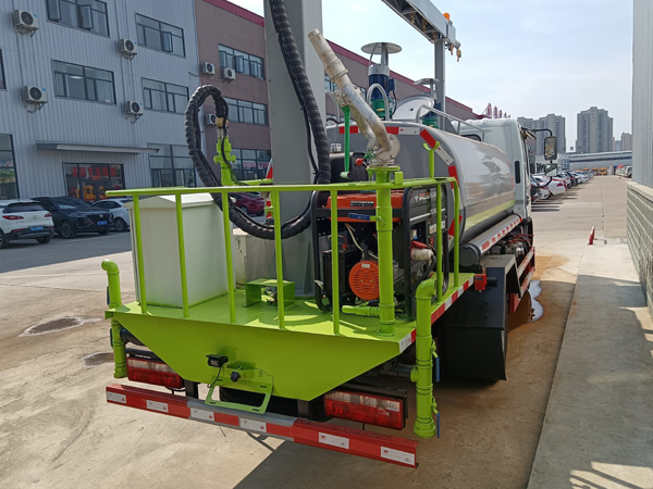 12方鐵路工地多功能抑塵車_鐵路降塵灑水車多功能固化劑噴灑車_12方抑塵灑水車廠家直供_噴霧降塵車_15噸煤炭運輸抑塵車