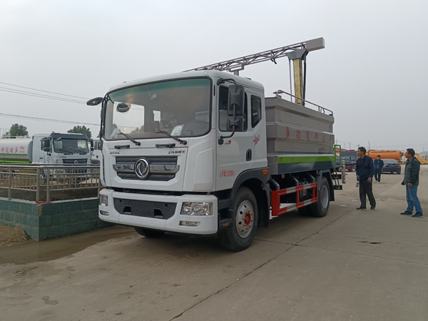 東風D6-5噸鐵路抑塵車_鐵路運輸降塵車國六12噸鐵路抑塵車_煤礦霧炮噴霧車廠家價格_15噸運煤固化封層車