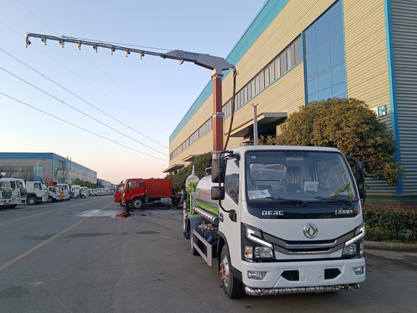 東風天錦抑塵噴桿鐵路抑塵車_30米噴射高炮15方鐵路抑塵車_火車皮裝煤抑塵車廠家價格_東風D9鐵路煤炭抑塵降霾車_鐵路裝卸煤炭防塵車多少錢