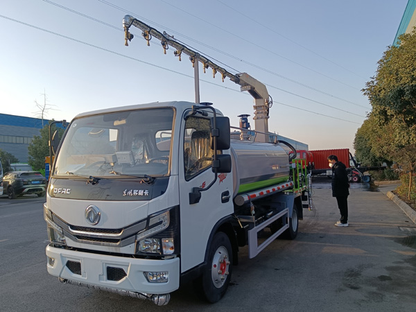 東風(fēng)多利卡12噸鐵路抑塵車_多功能抑塵車鐵路軌道運(yùn)煤噴霧車_鐵路噴灑車_鐵路霧炮抑塵車_15噸固化劑噴淋車