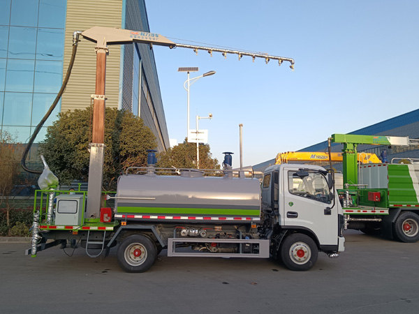 東風天錦抑塵噴桿鐵路抑塵車_30米噴射高炮12-15噸鐵路抑塵車_火車皮抑塵劑封層車_噴霧封層車_旋轉伸縮抑塵噴灑桿