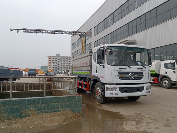 東風小多利卡5立方鐵路抑塵車_鐵路運煤抑塵車東風國六鐵路抑塵車_全自動霧炮車質量好_煤炭車皮封層車_15噸煤炭降塵車