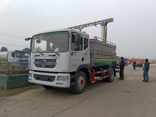 東風(fēng)天錦抑塵噴桿鐵路抑塵車_30米噴射高炮國六5噸鐵路抑塵車_消毒防疫灑水車功能全_煤場(chǎng)霧炮抑塵車_15噸噴桿折臂式降塵車